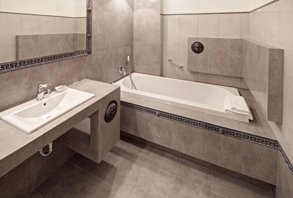 M Hotel Sosnowiec 15/43