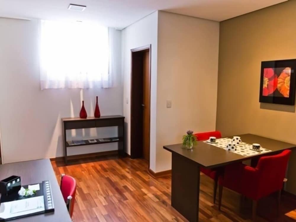 Ramada by Wyndham Furnaspark 28/48