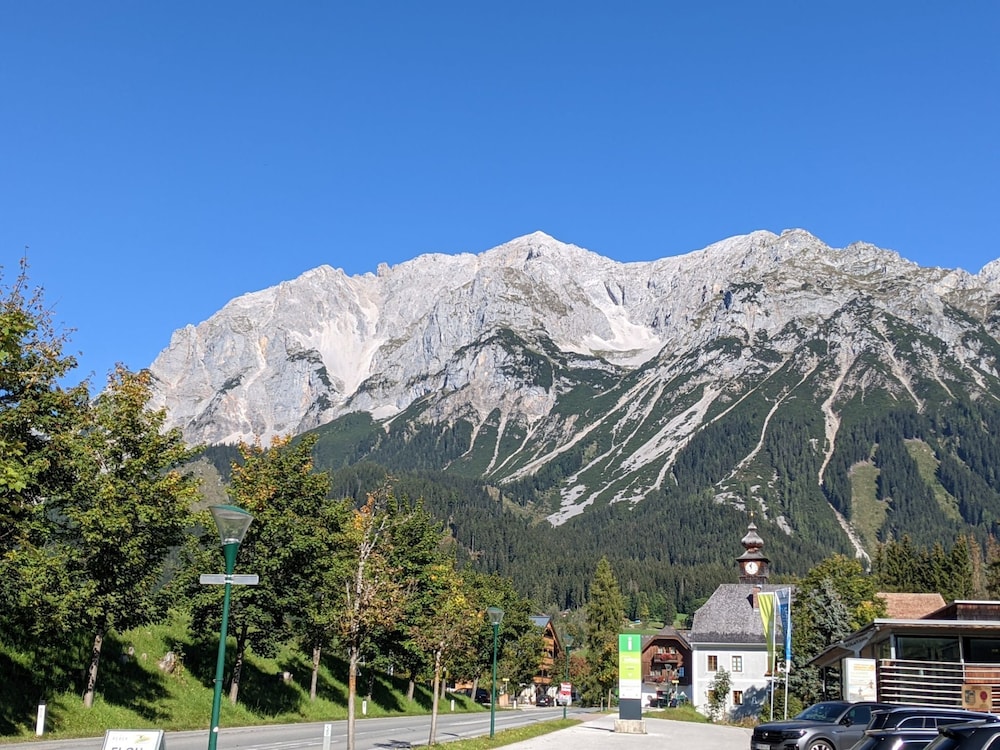 HOTEL ALMFRIEDEN 47/50
