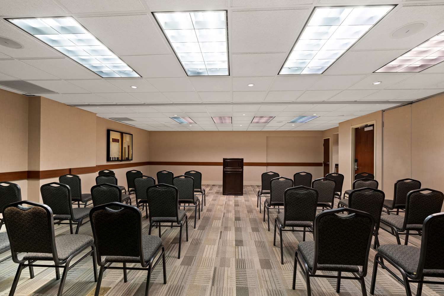Best Western Plus Orangeville Inn and Suites 14/15