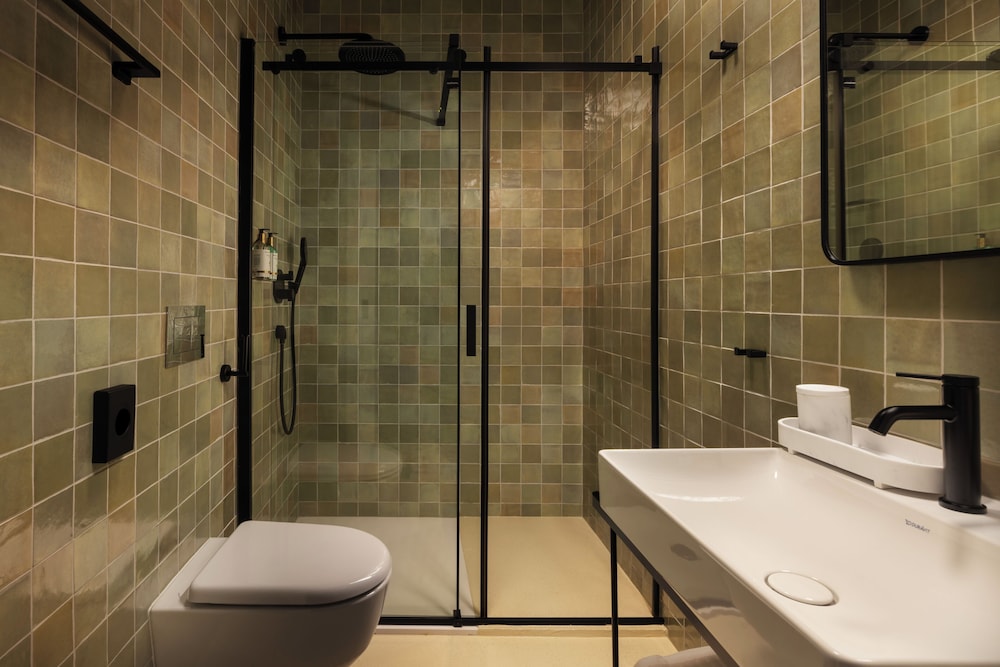 غرفة سوبيريور بسرير كوين بشرفة، Heritage Hotel Lucia 3/3