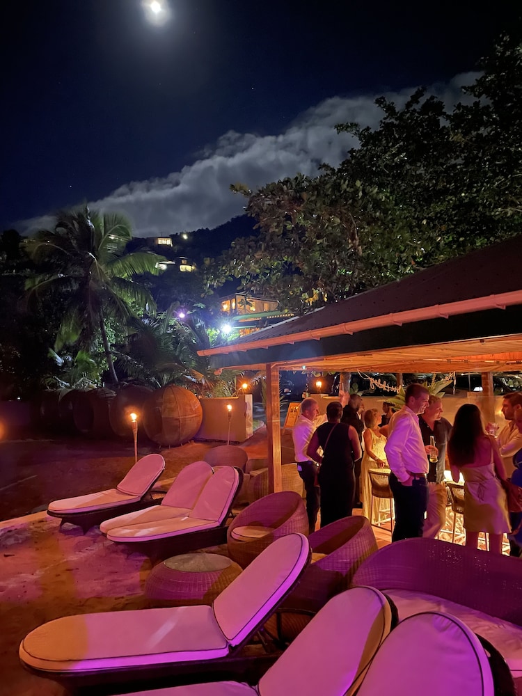 Sugar Mill Hotel 32/33