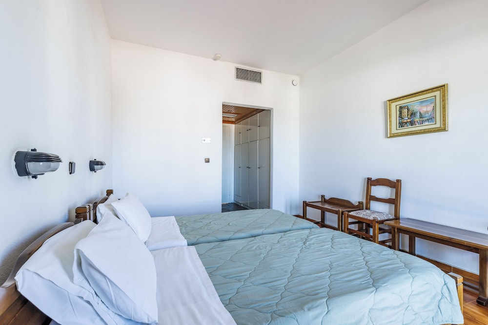 ROOM, VILLAGE VIEW