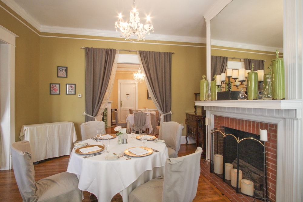 Burke Manor Inn & Pavilion 35/49