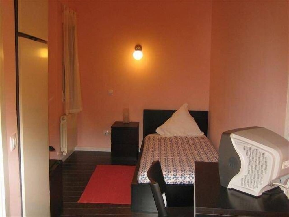PIZARRO HOSTAL 33/50