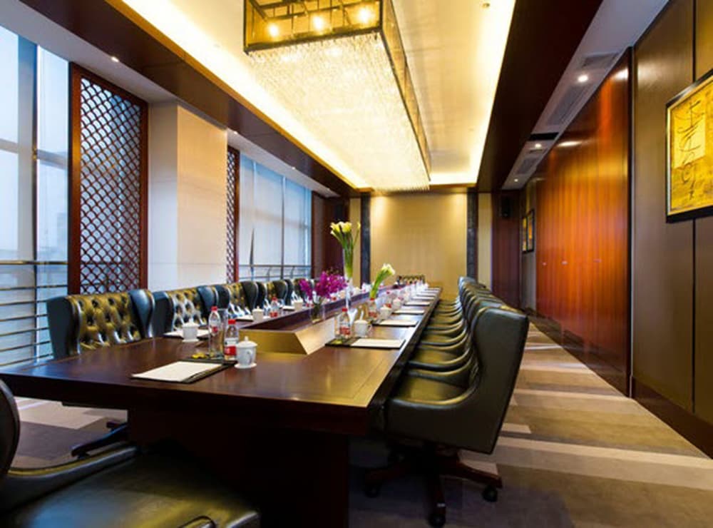 Yiwu Shangcheng Hotel 47/50
