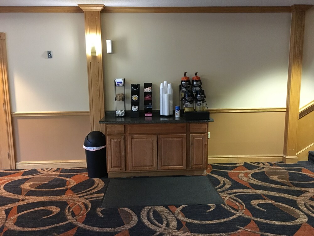 Cabot Inn and Suites 8/50