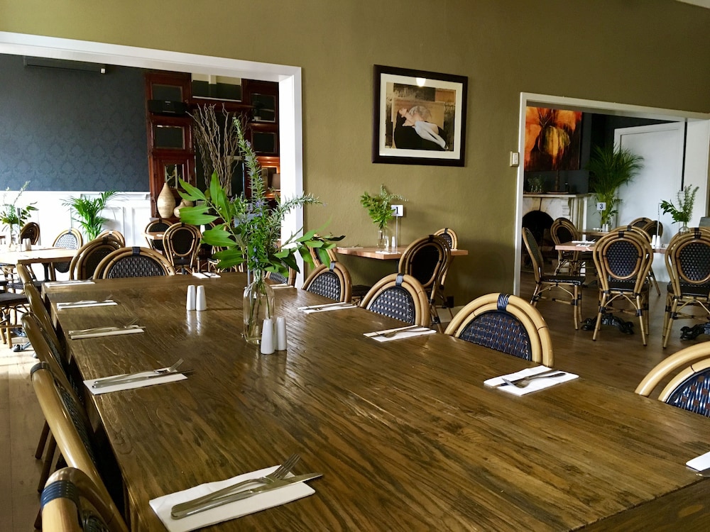 The Grand Hotel Healesville 20/47
