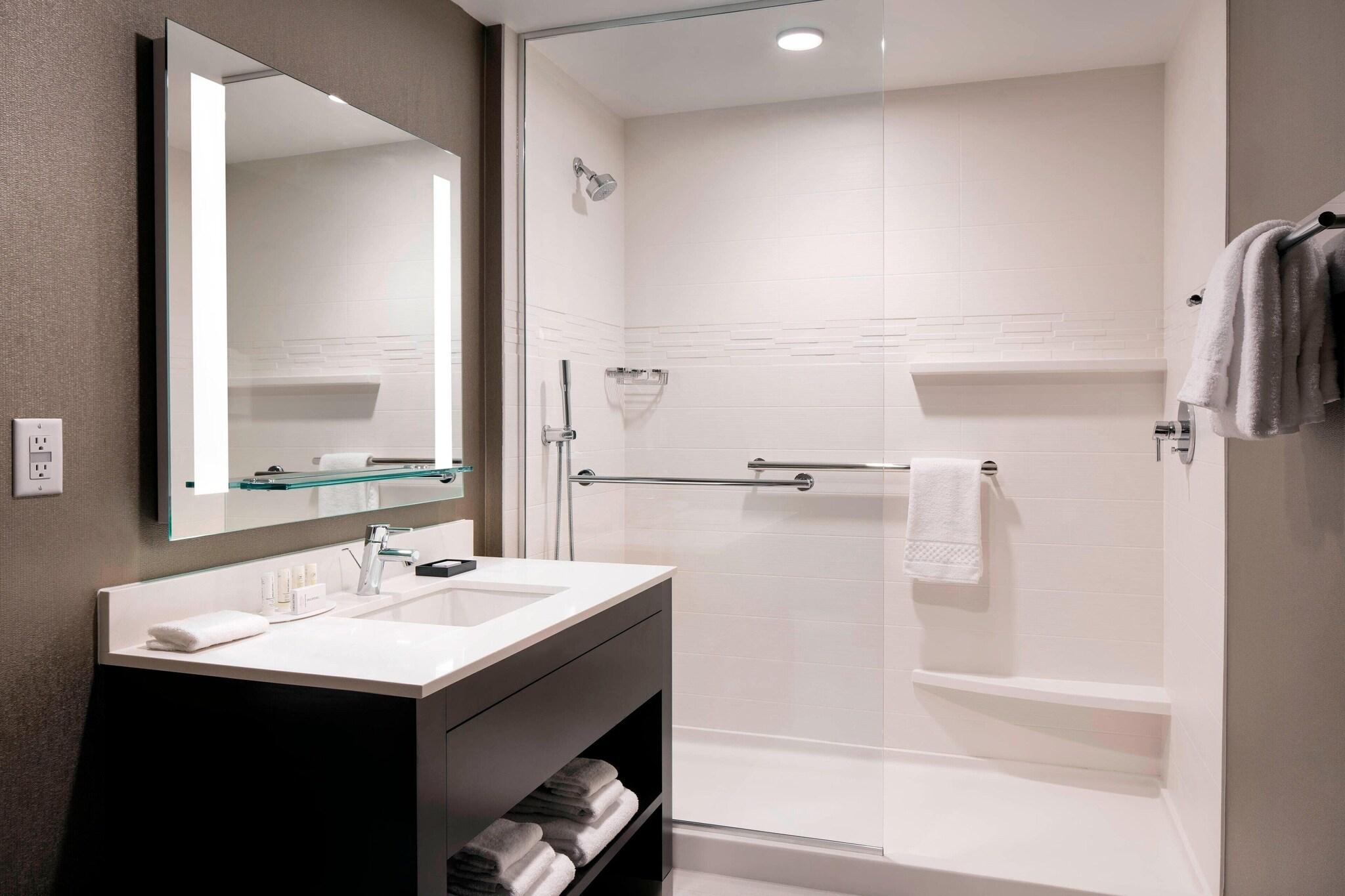 استوديو بسرير كينج بإطلالة على المدينة، RESIDENCE INN SEATTLE DOWNTOWN/CONVENTION CENTER 4/6