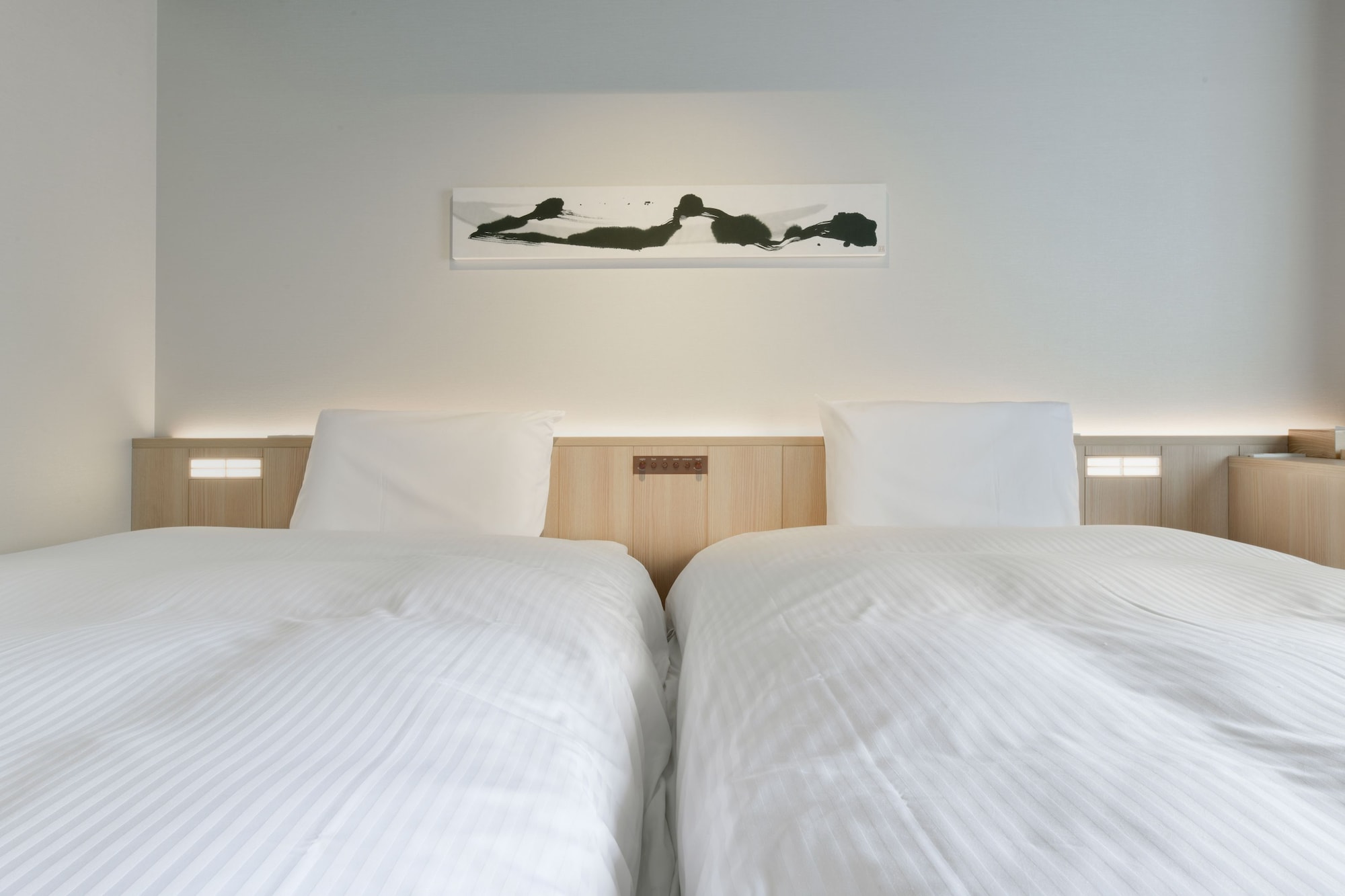 Adjoining, Standard, Twin Beds