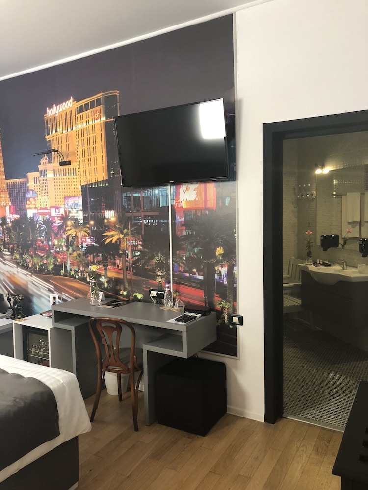 Ambra Boutique Hotel And Bistro 56/68