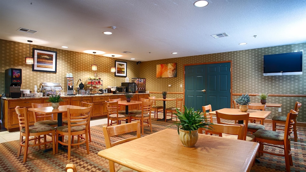 Best Western Plus Waco North 35/43