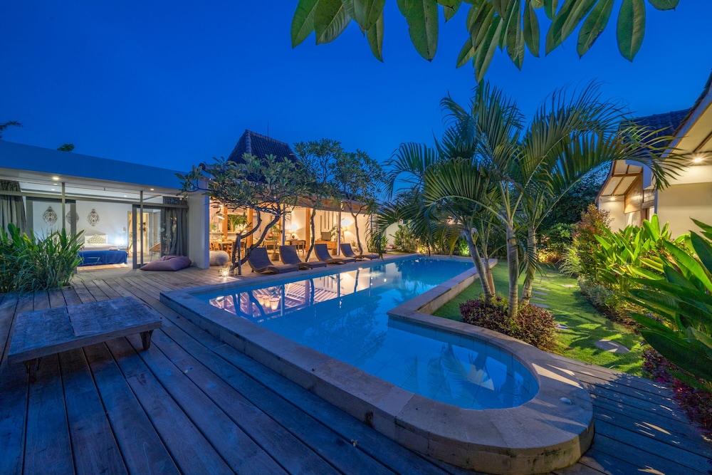 Villa Nahema 42/50