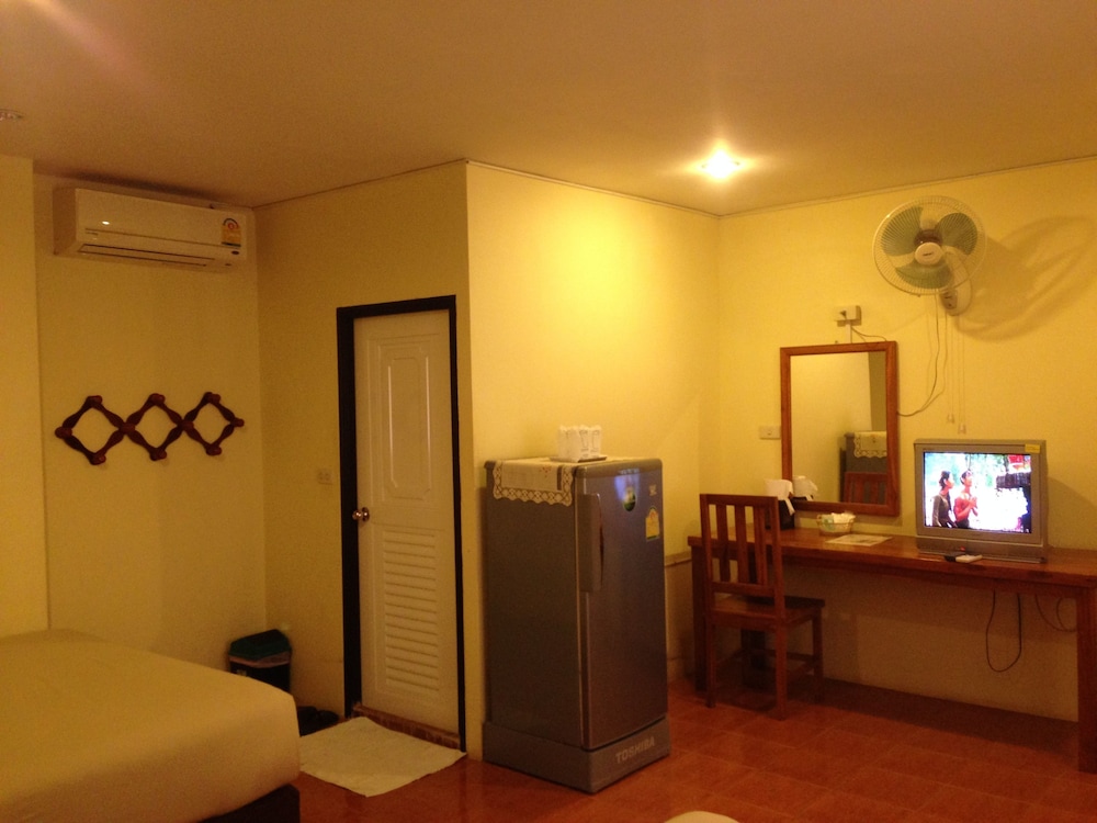 Baan Ing Khao Resort 30/50