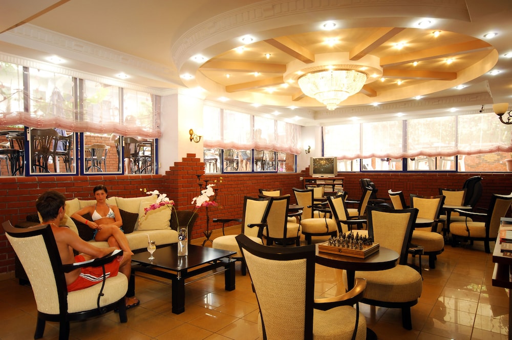 NOVIS HOTEL CLEOPATRA 54/75