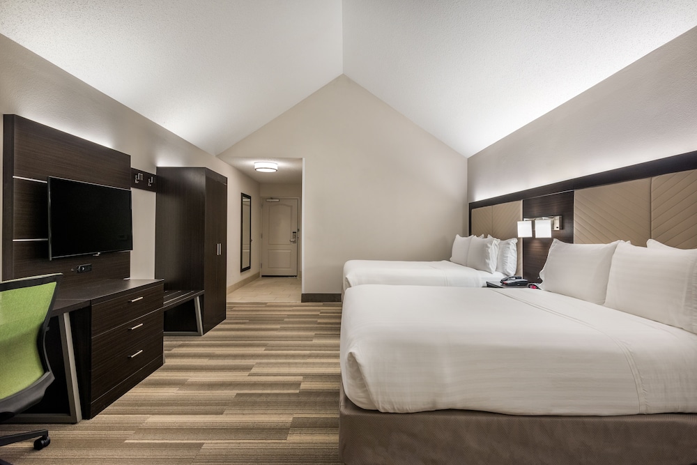 Holiday Inn Express and Suites Florence I-95 and I-20 Civic Ctr, an IHG Hotel 33/70