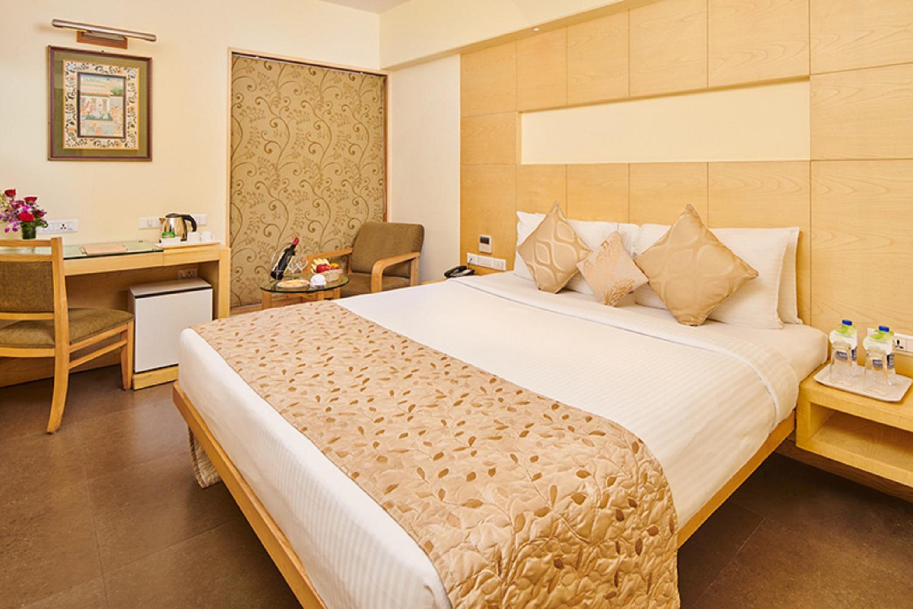 SUPERIOR, KING BED