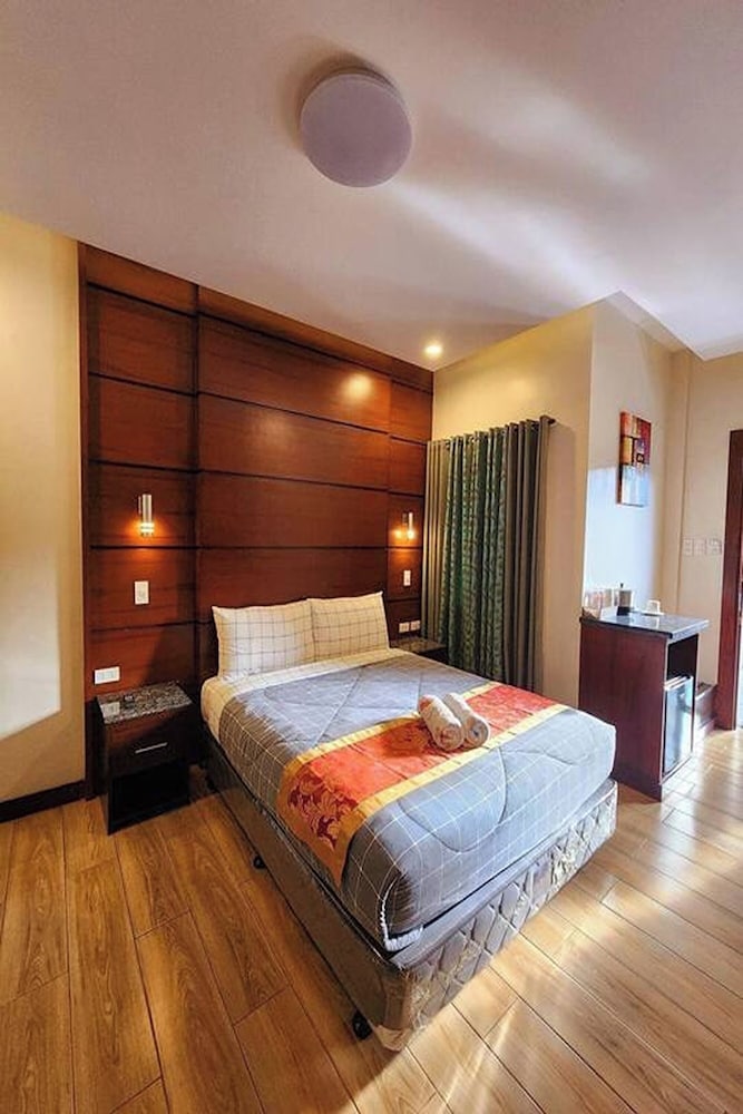 Jo Carter's Hotel & Suites 26/60