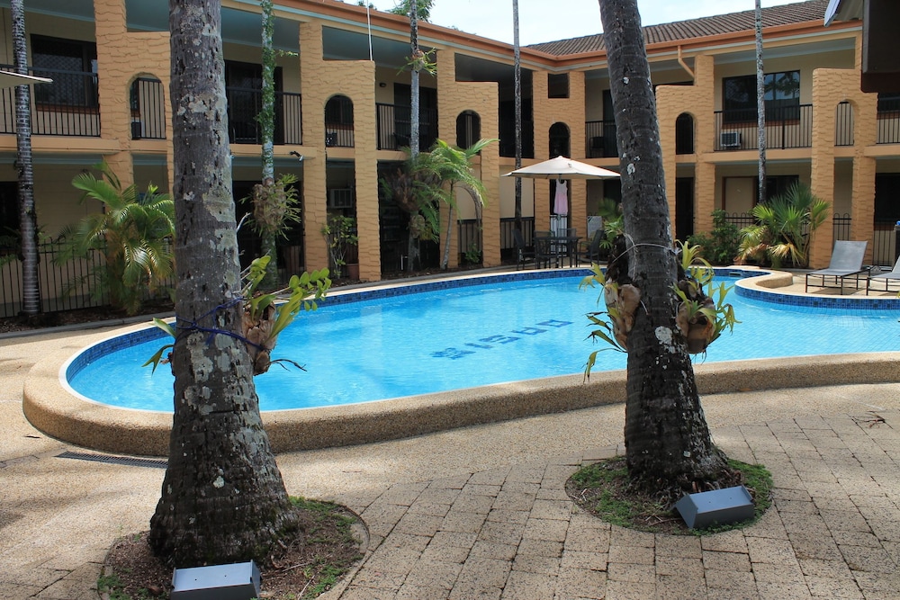 Oasis Inn Apartments 51/60