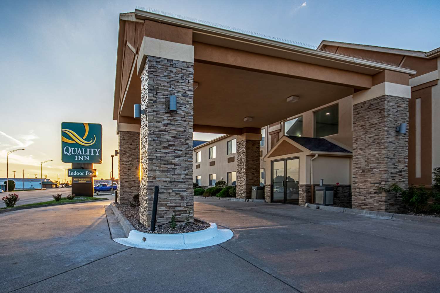 Quality Inn Dodge City, KS 1/13