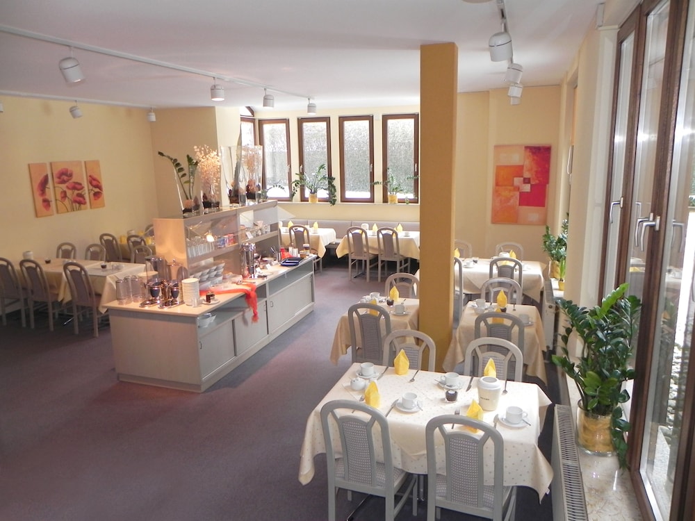 Hotel Filderland - Stuttgart Messe - Airport - Self Check-In 48/59