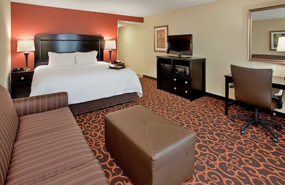 Hampton Inn And Suites Dickinson Nd 12/42