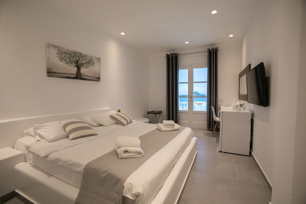 Acrogiali Beach Hotel 48/70