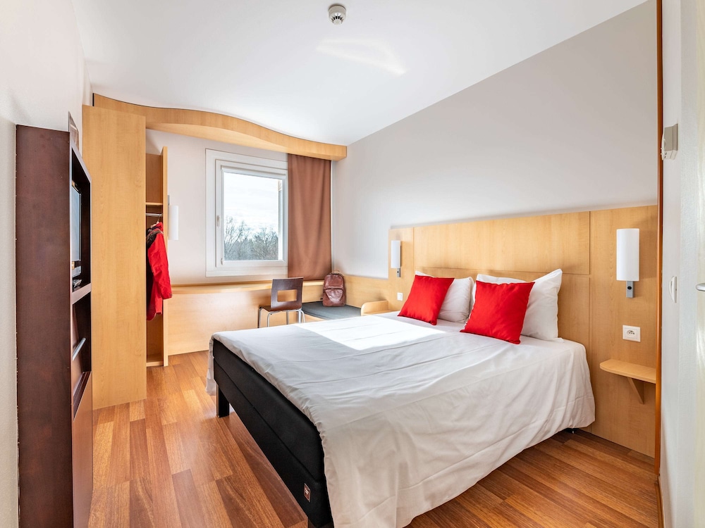 ibis Plzen 10/47