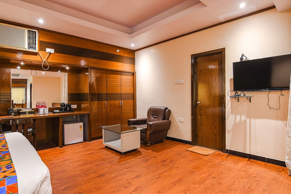OYO Premium Hinoo Ranchi 53/53