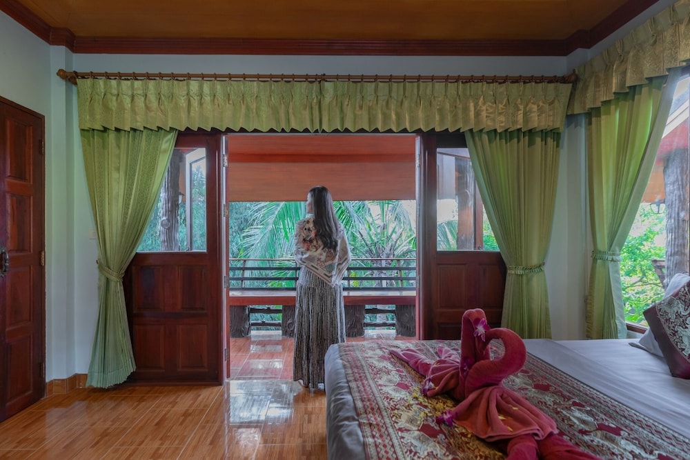 Khaosok Rainforest Resort 10/50