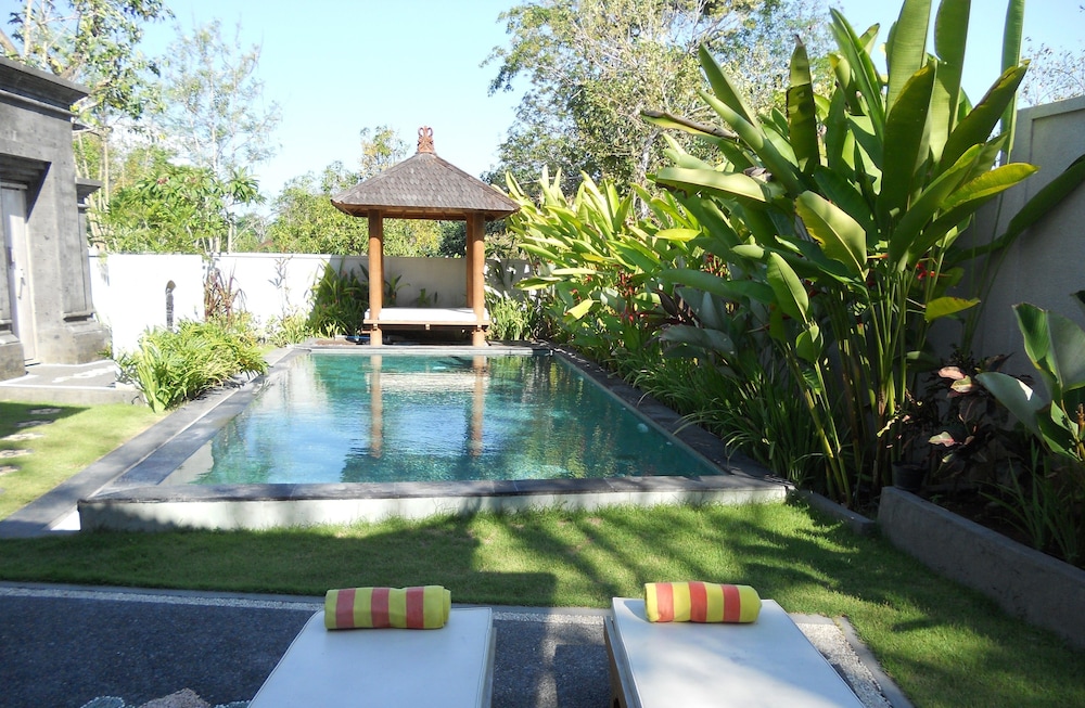 Avisara Villa and Guest House 44/50