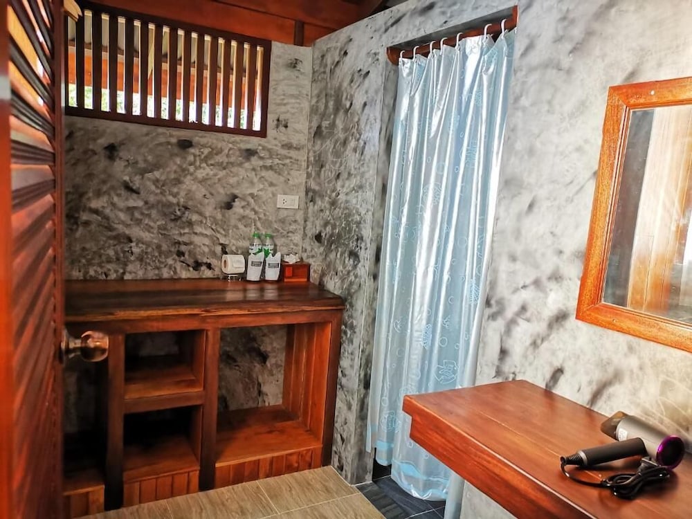 Phi Phi Relax Beach Resort 59/71
