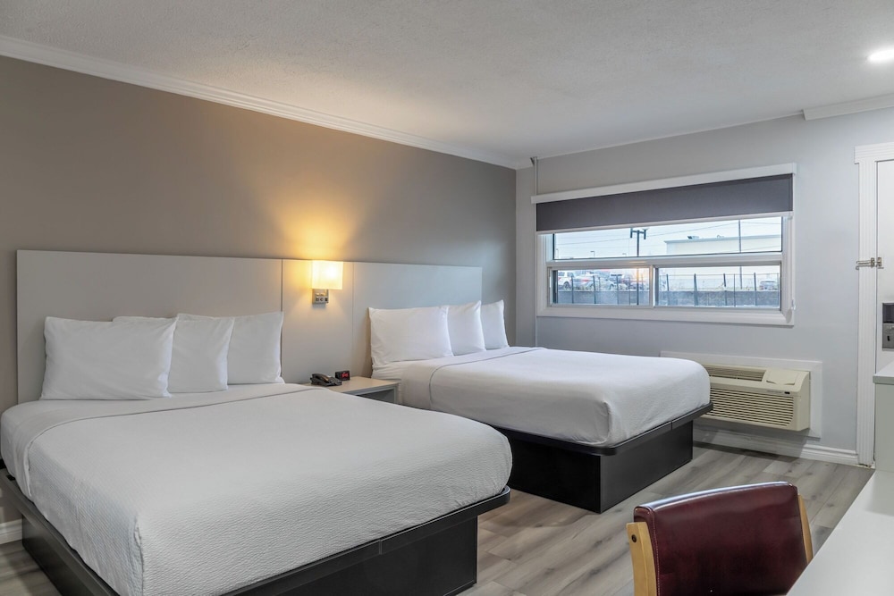 Motel6 Cornwall, On 21/57