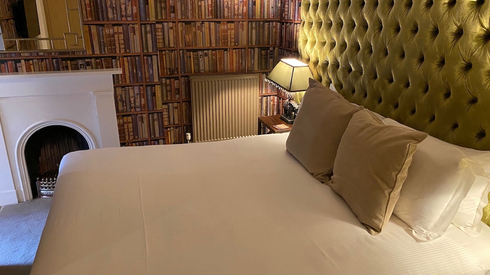 Winckley Square Hotel 35/50