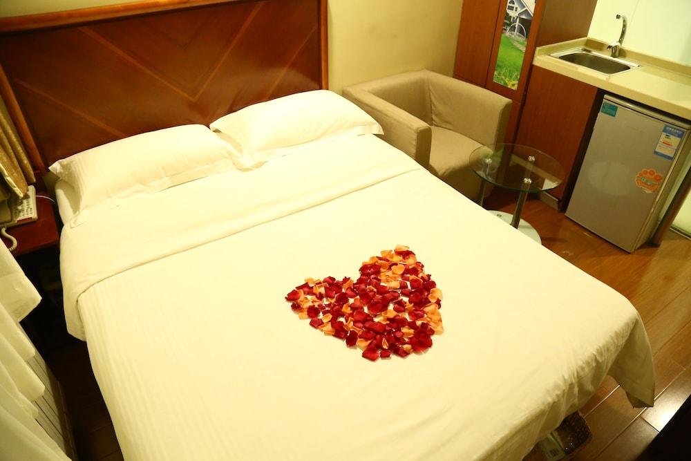 Greentree Inn Beijing Guangmingqiao Express Apartment Hotel 12/23