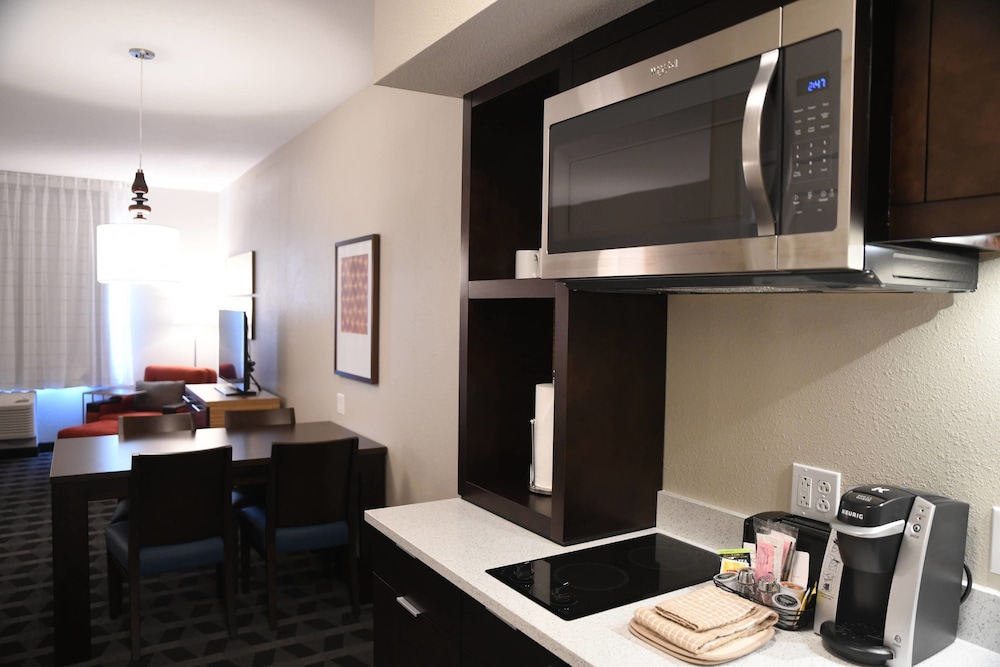 Towneplace Suites Kansas City At Briarcliff 10/45