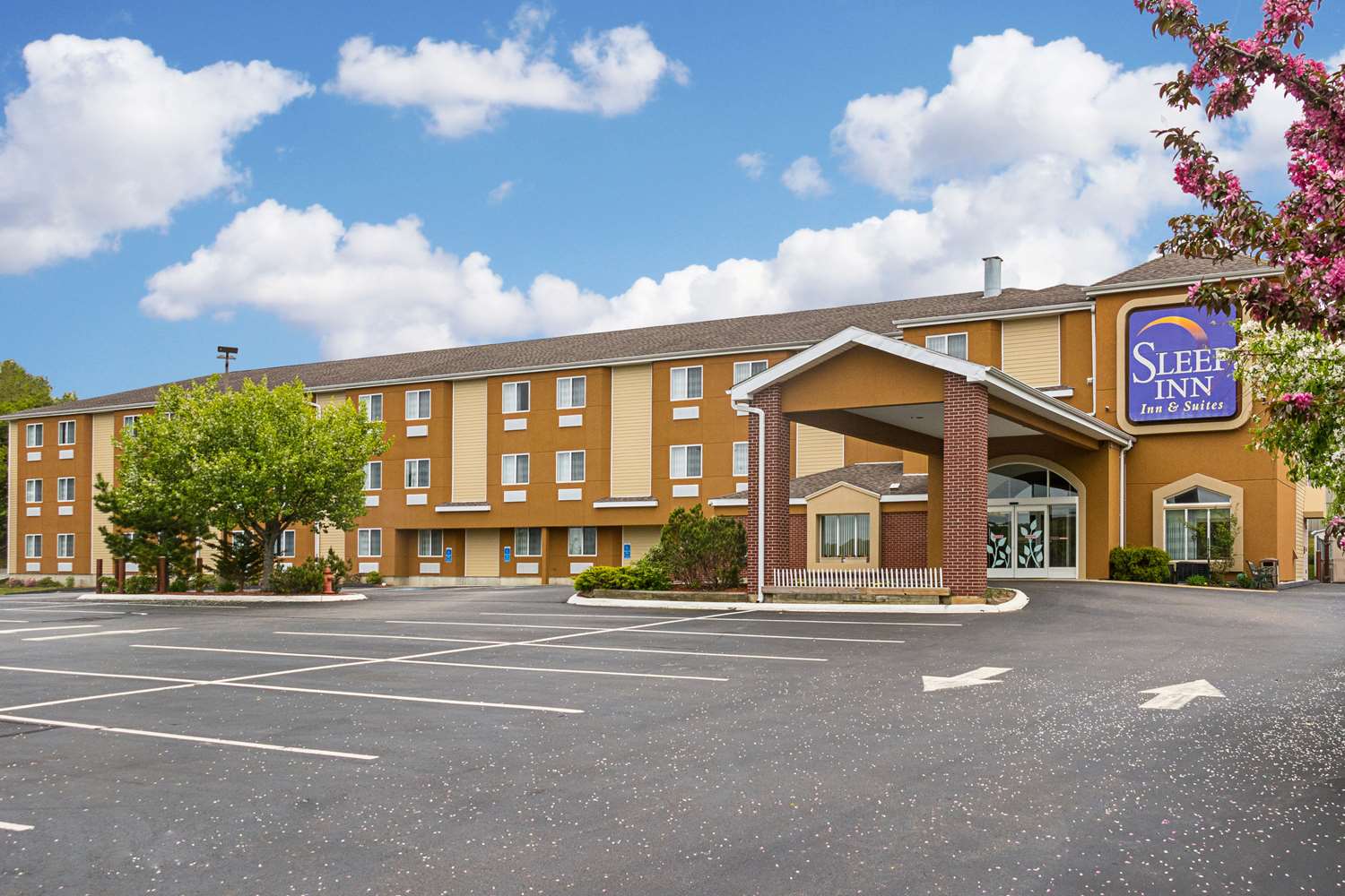 Sleep Inn & Suites Niantic North 35/36
