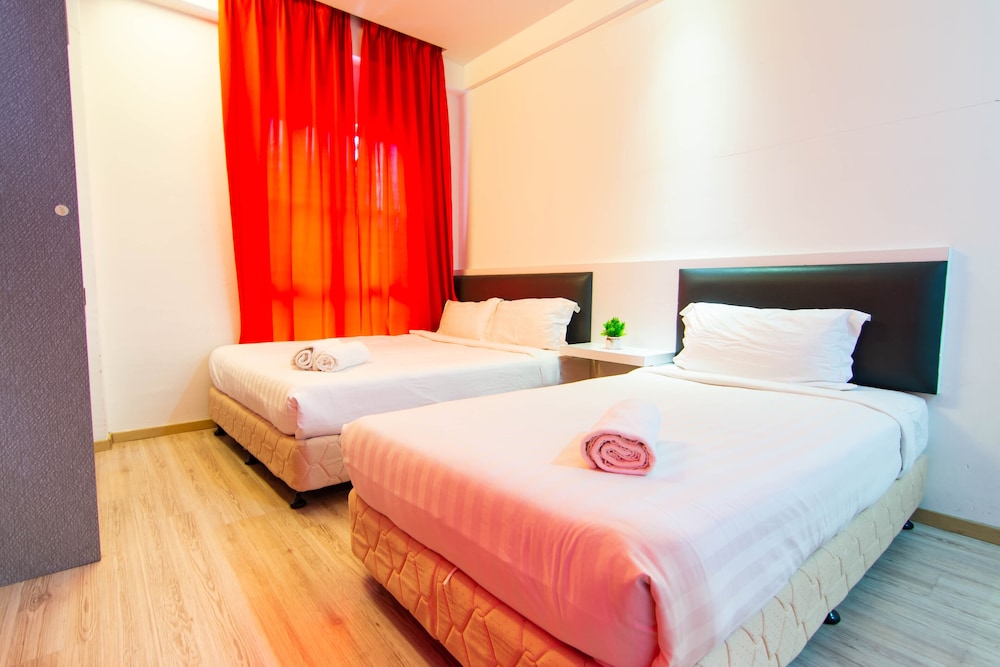 Hotel Zamburger Plaza Mahkota 13/67