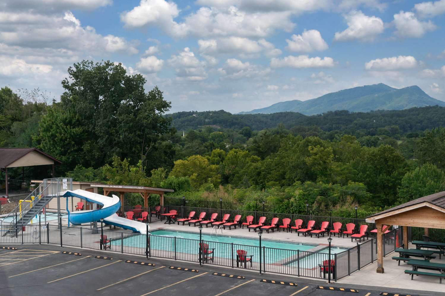 Howard Johnson By Wyndham Pigeon Forge 66/68