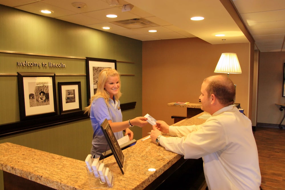 Hampton Inn & Suites Lincoln - North East I-80 30/71