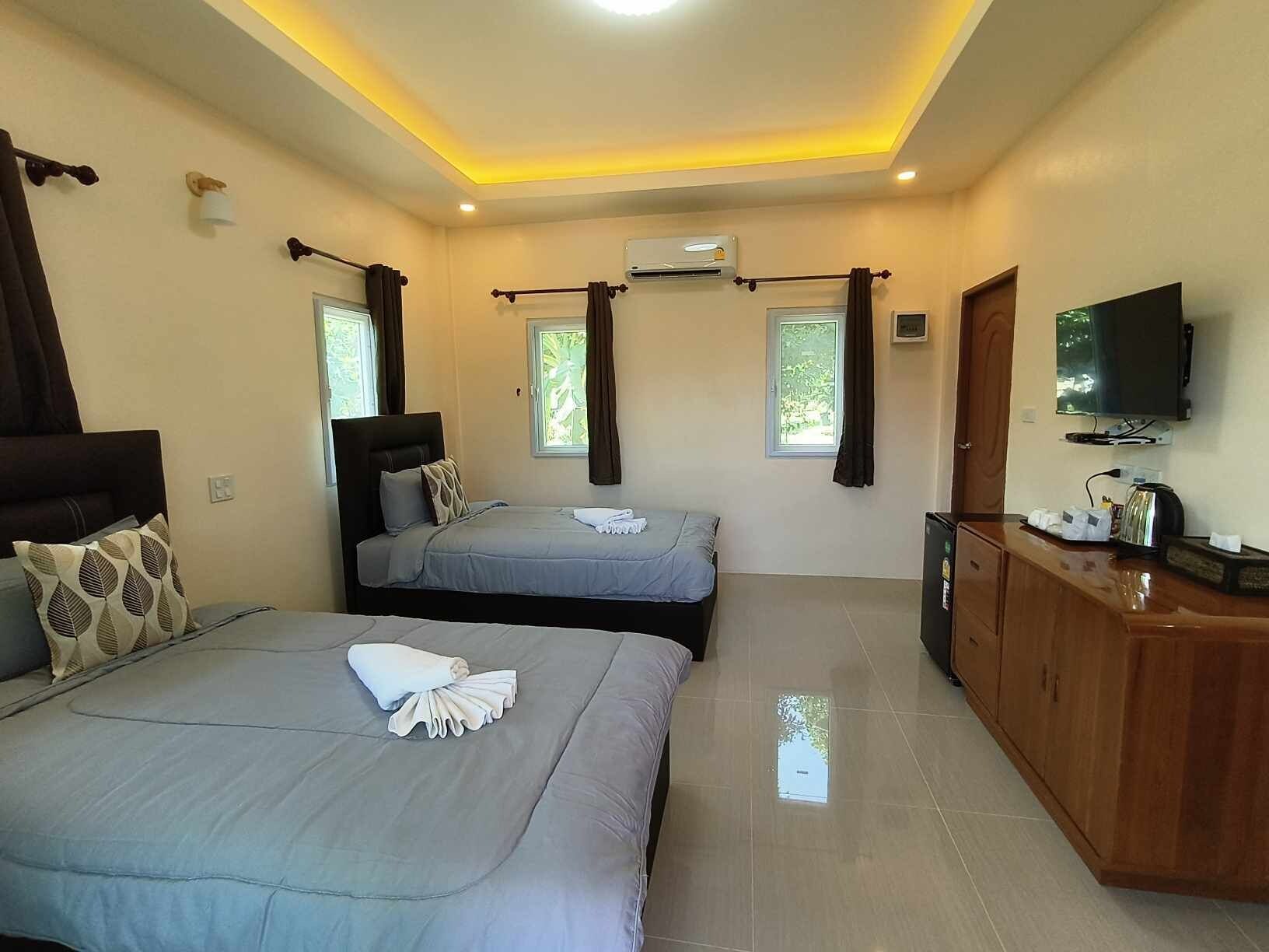 DELUXE, TWIN BEDS, SEA VIEW