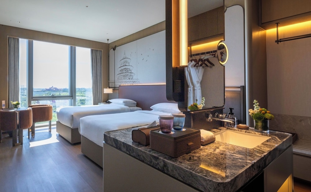 Jianguo Hotel Huanqiu 14/43