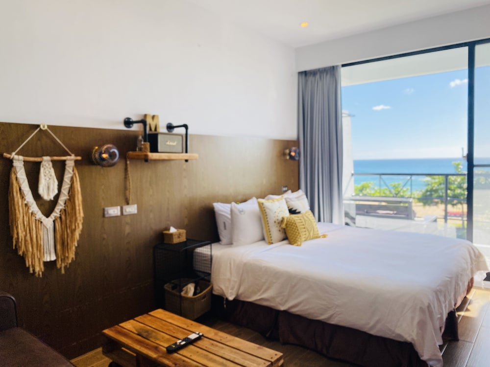 Minimi Inn - Sailrock Beach House 12/66
