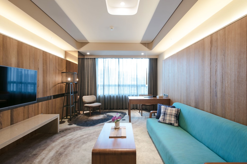 Home Hotel Xin Yi Branch 46/65
