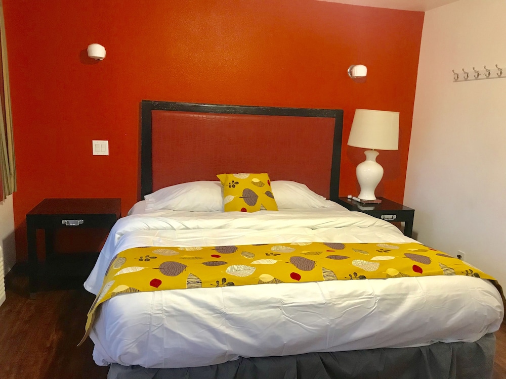 Norwalk inn & suites 13/39