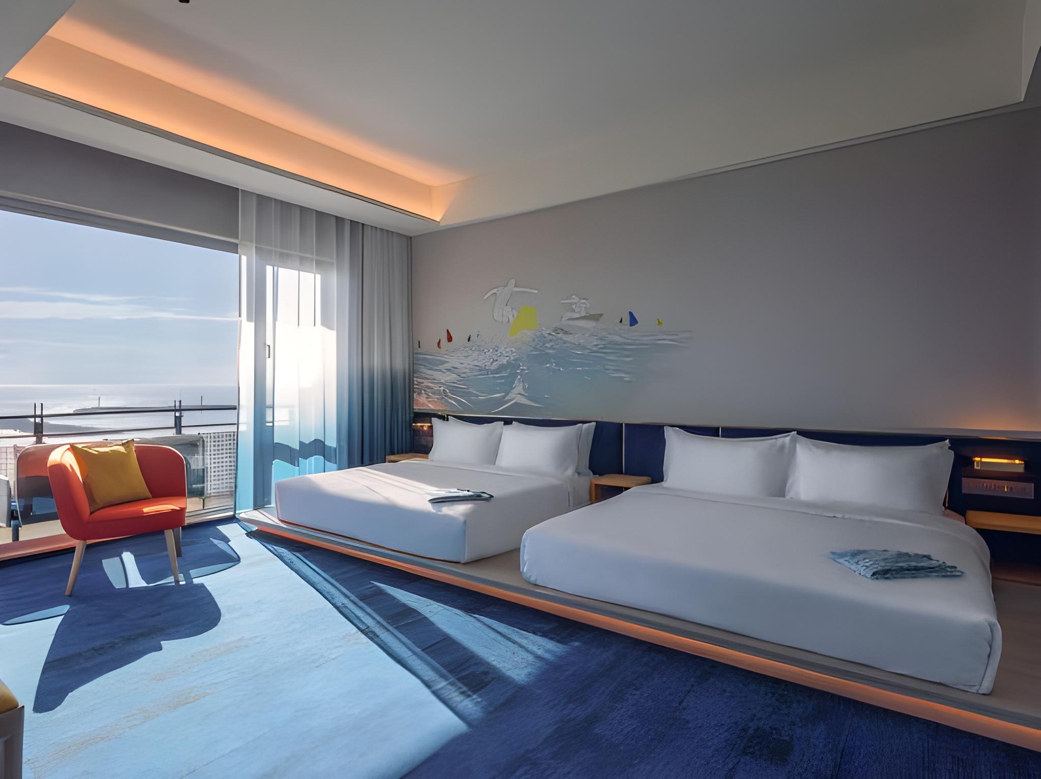 Suite, 2 King Beds, Ocean Front