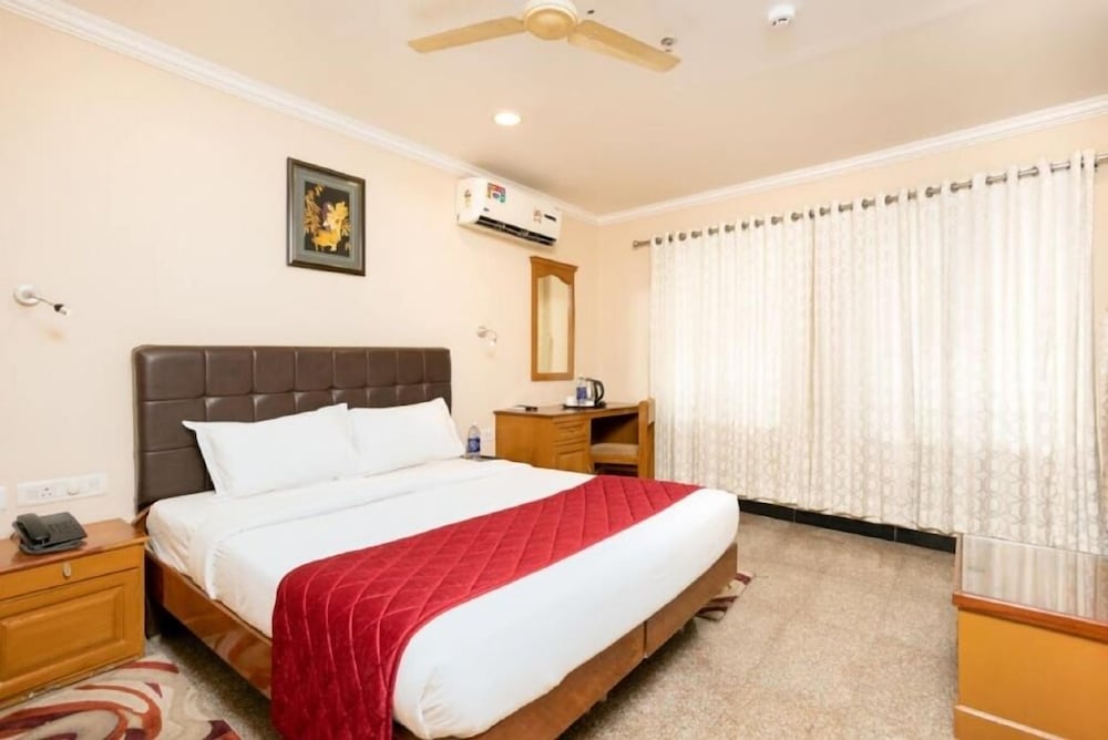 DELUXE, DOUBLE BED