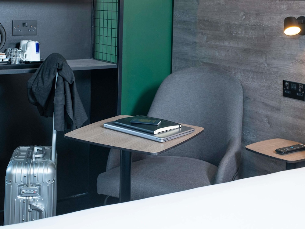 Ibis Styles London Gatwick Airport 57/64