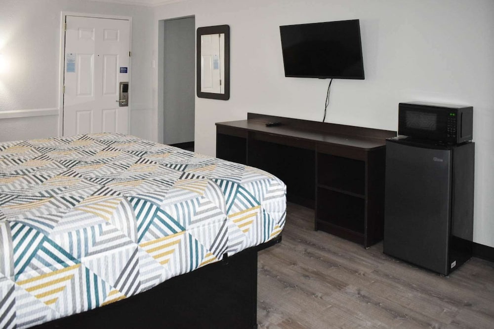 Motel6 Hazelwood, MO 35/46