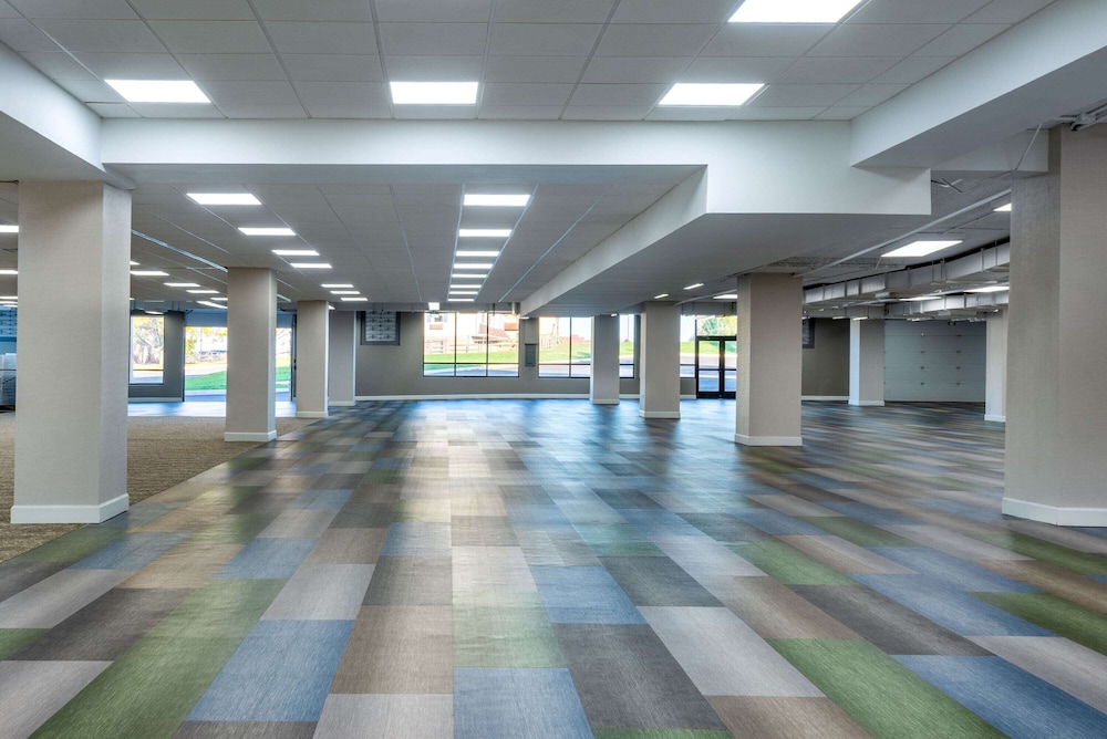 Wyndham Lancaster Resort and Convention Center 17/50